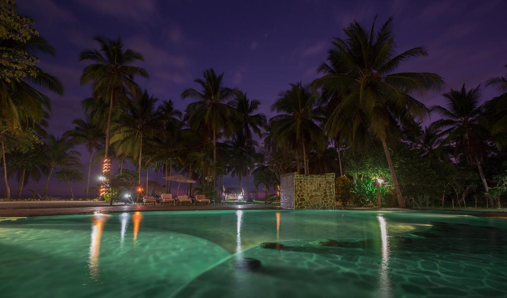 Clandestino Beach Resort Parrita Luaran gambar