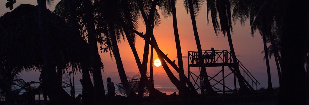 Clandestino Beach Resort Parrita Luaran gambar