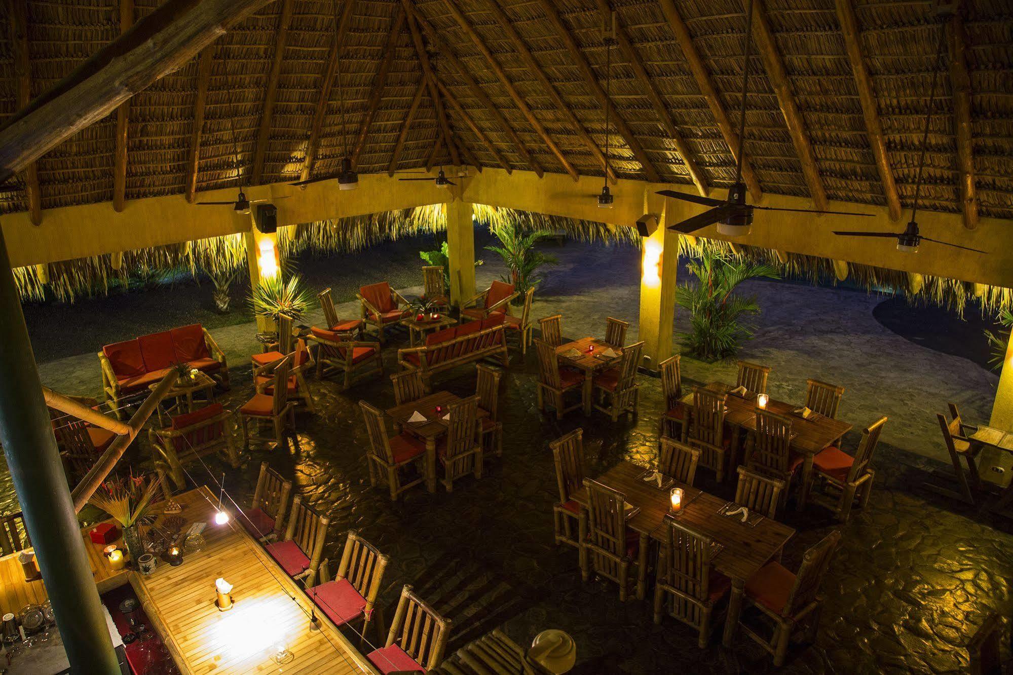 Clandestino Beach Resort Parrita Luaran gambar