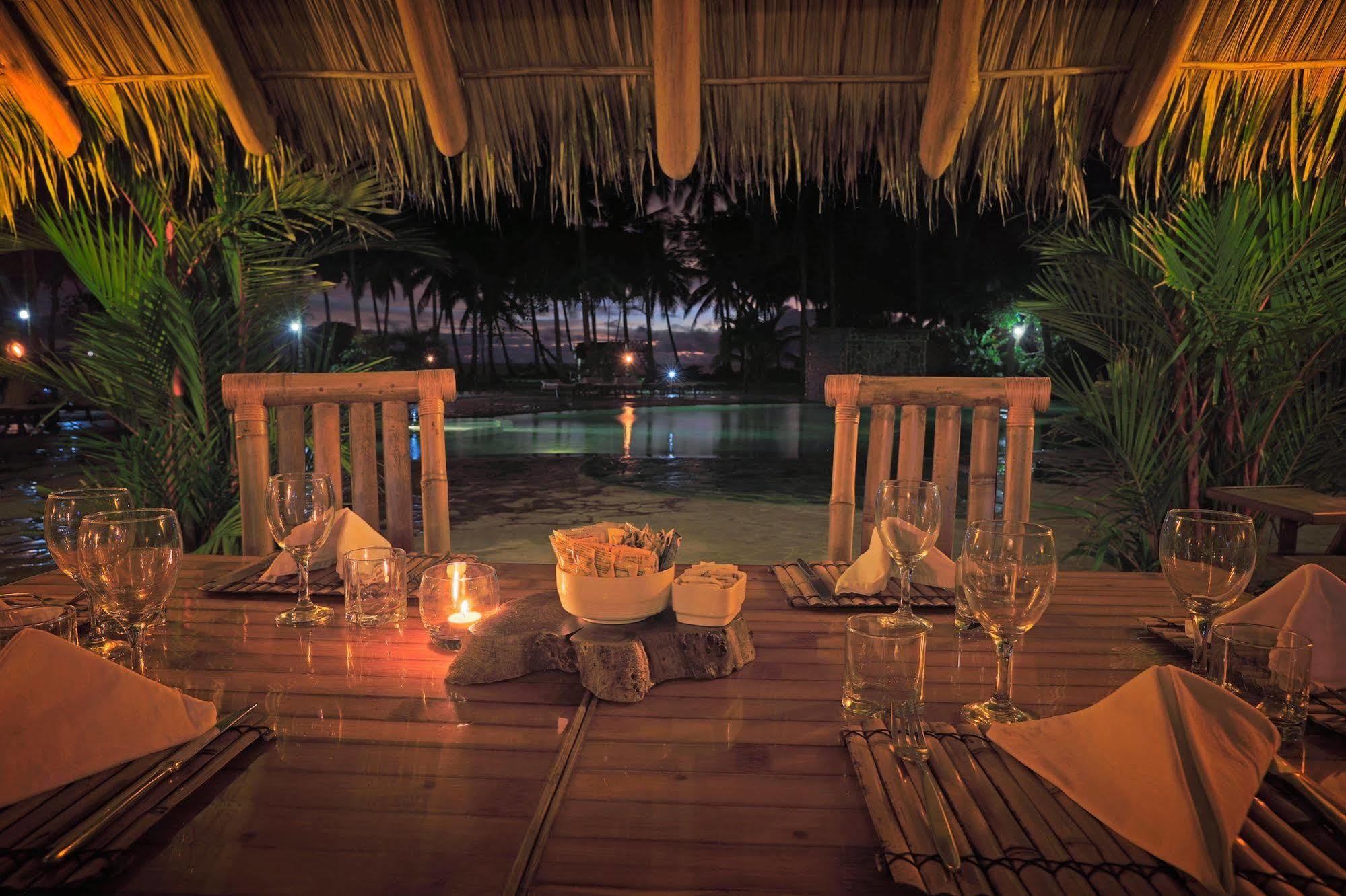 Clandestino Beach Resort Parrita Luaran gambar