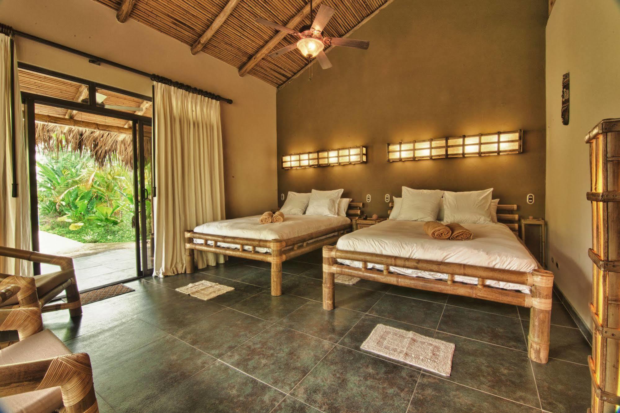 Clandestino Beach Resort Parrita Bilik gambar